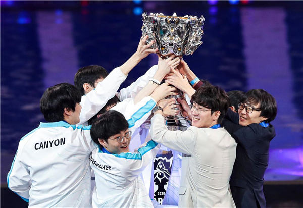 HLTV世界排名：前十未有变动，国内战队排名稳固上升