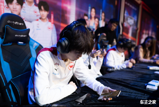 LGD Gaming 教练：为了对付LNG，我们在下路组合方面做好了准备